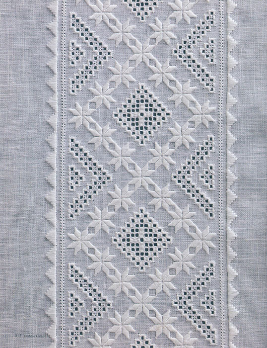 HEDEBO デンマーク伝統の白糸刺繍 HEDEBO デンマーク伝統の白糸刺繍